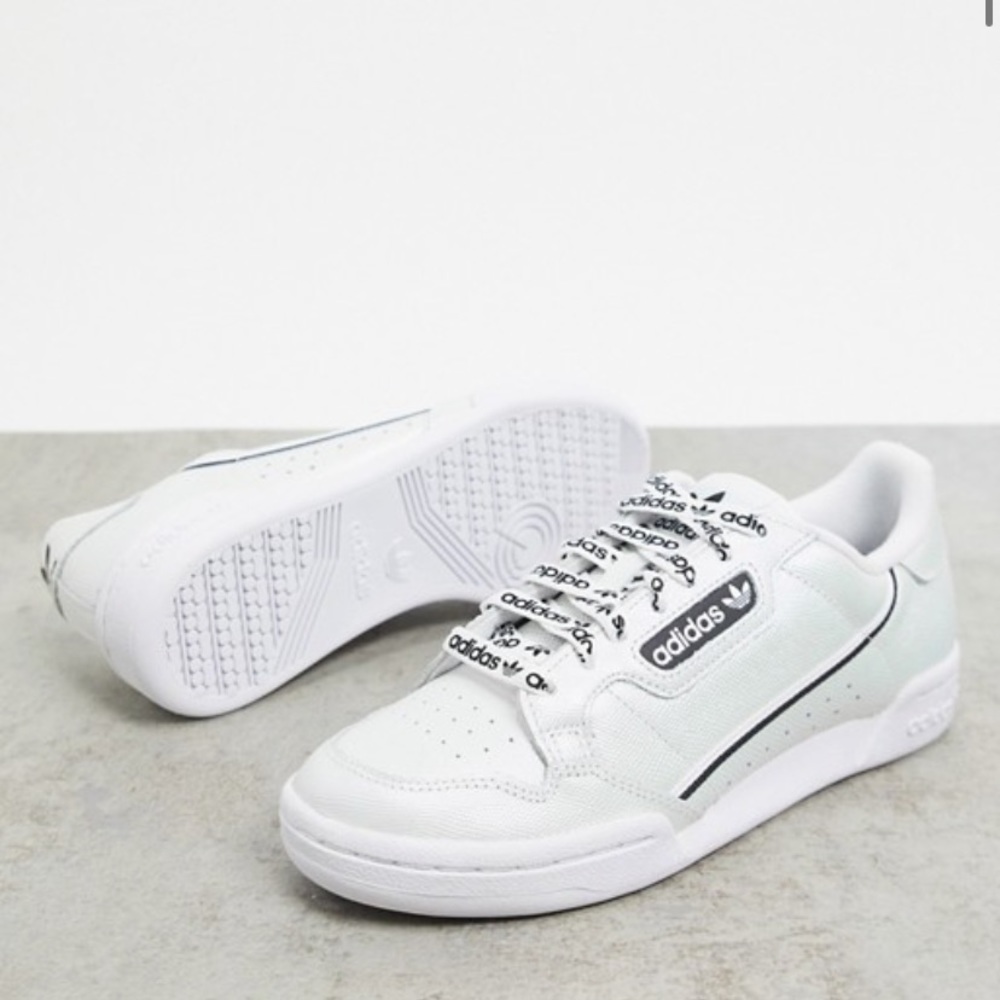 Adidas Sneakers